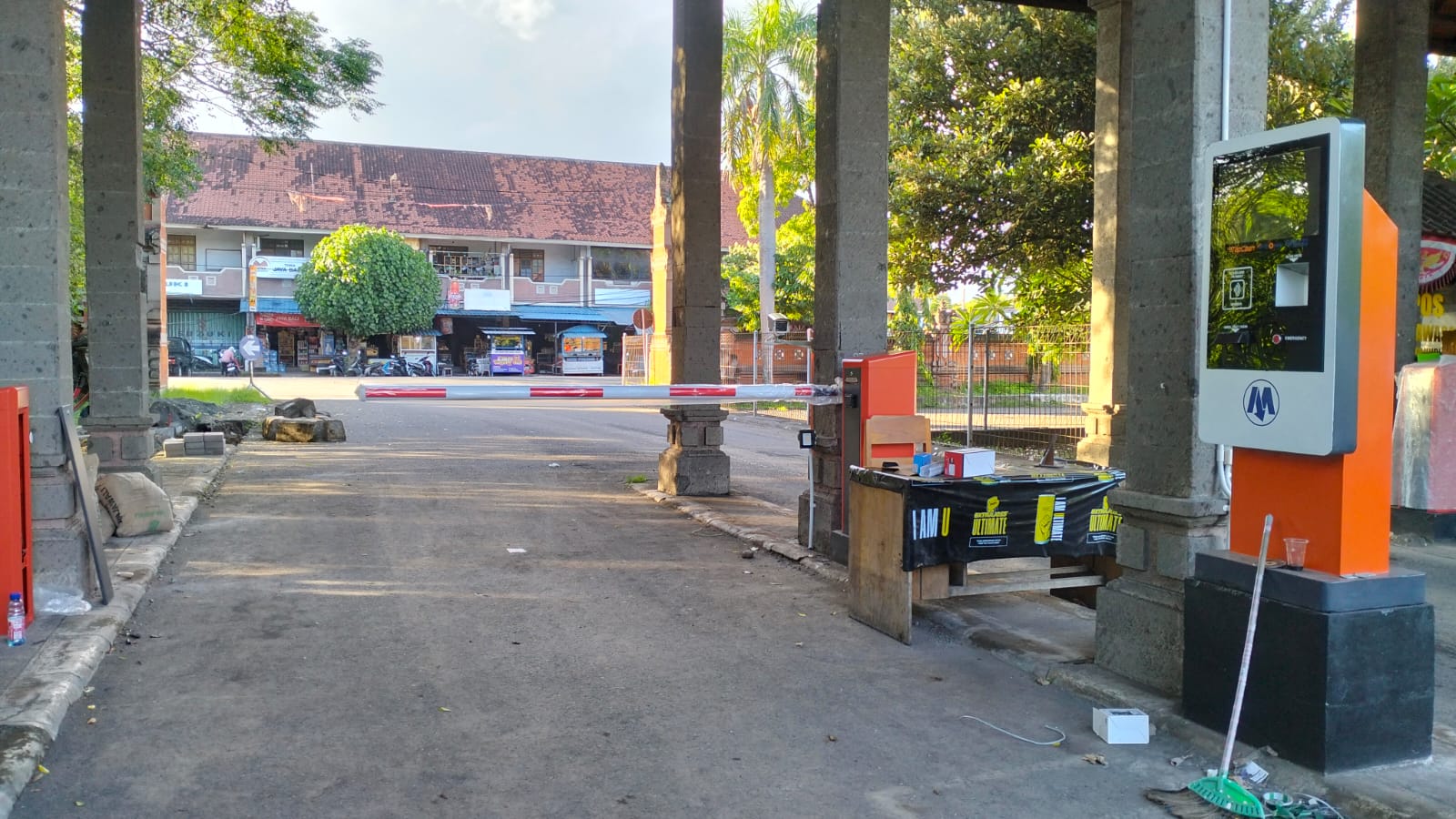 harga palang parkir otomatis di minimarket | MSM Parking